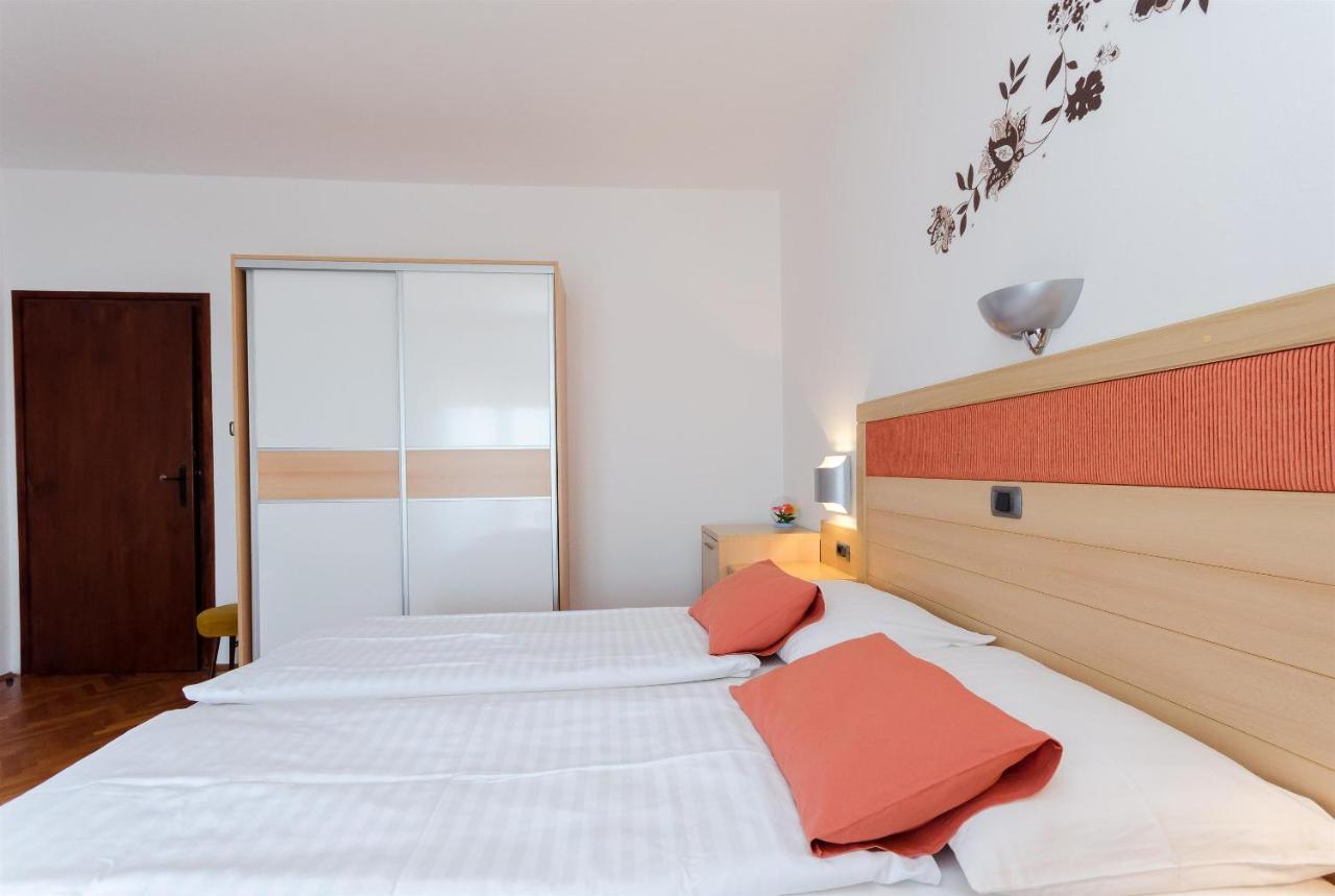 Apartments Mirjana B Lopar Ngoại thất bức ảnh