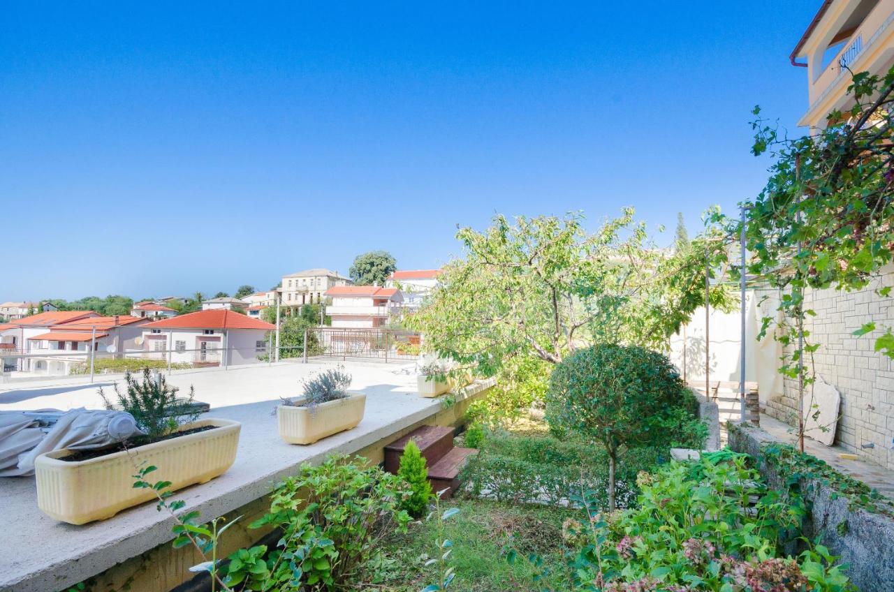 Apartments Mirjana B Lopar Ngoại thất bức ảnh