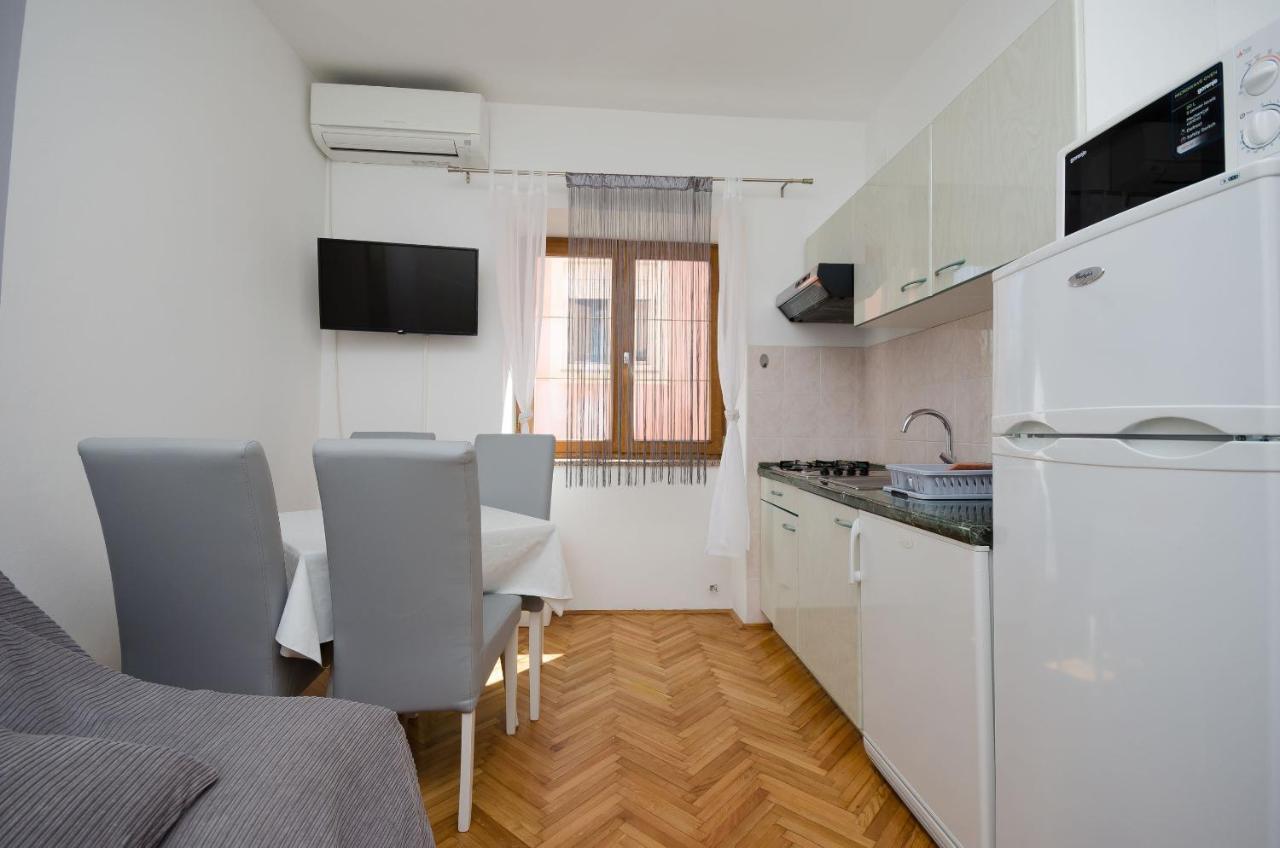 Apartments Mirjana B Lopar Ngoại thất bức ảnh