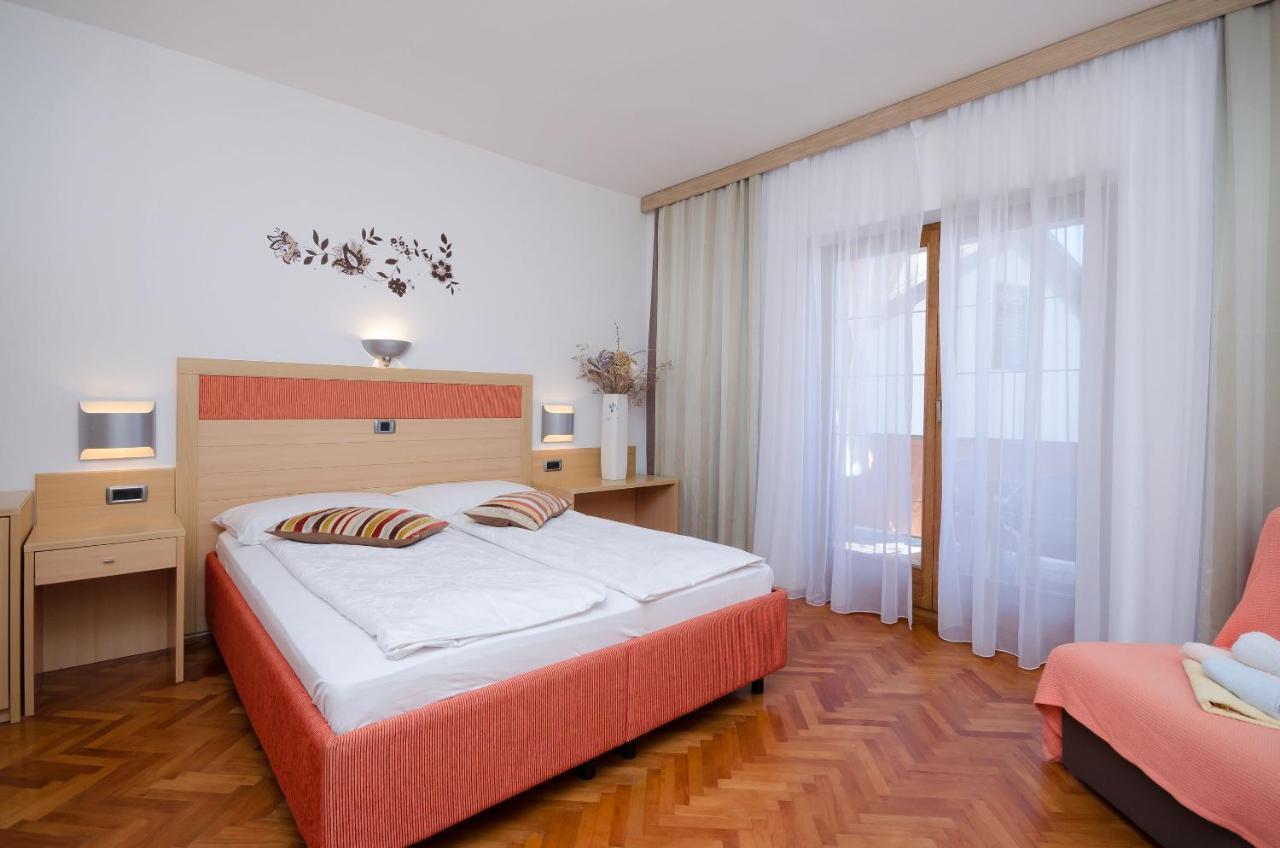 Apartments Mirjana B Lopar Ngoại thất bức ảnh