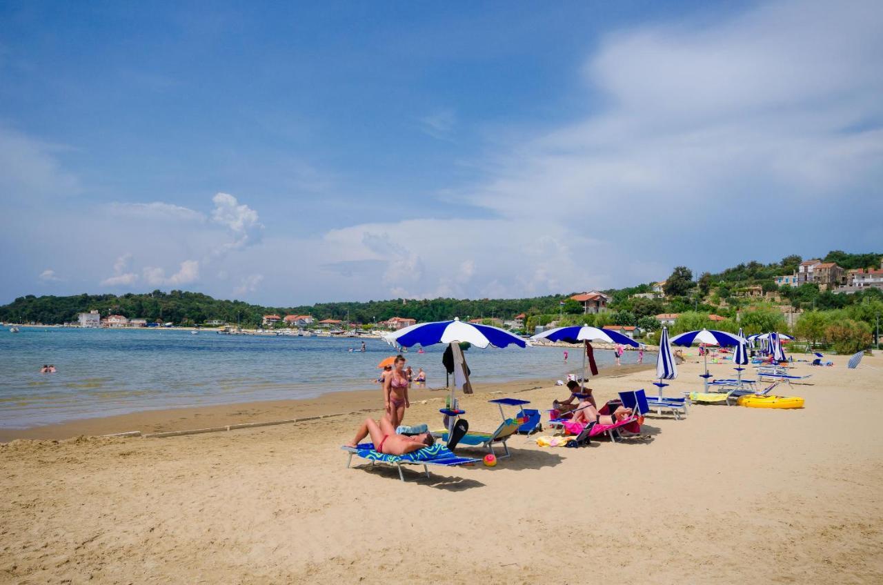 Apartments Mirjana B Lopar Ngoại thất bức ảnh